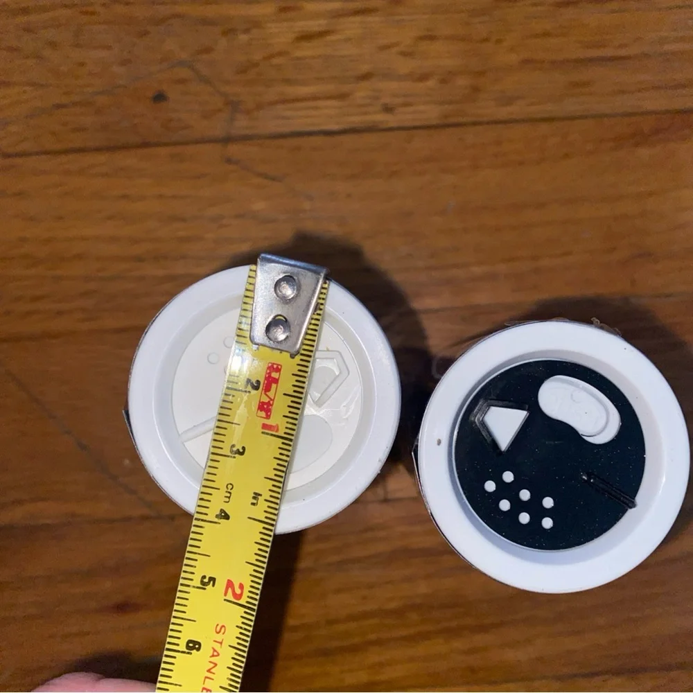 Bud Light Beer Salt & Pepper Shakers ‎ Collectible